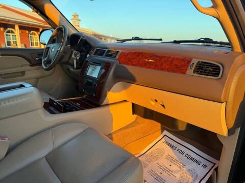 2013 Chevrolet Avalanche LTZ Black Diamond