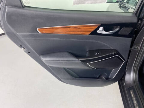 2018 Kia Cadenza Technology