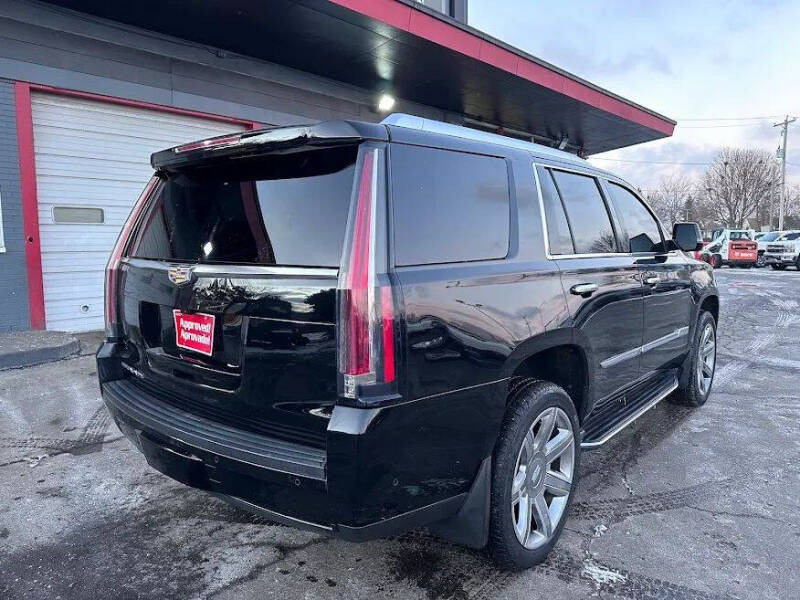 2017 Cadillac Escalade Luxury