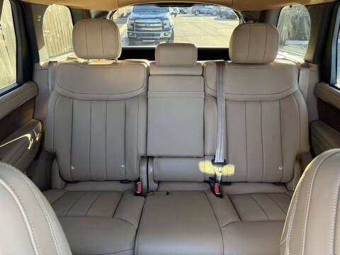 2025 Land Rover Range Rover P400 SE LWB