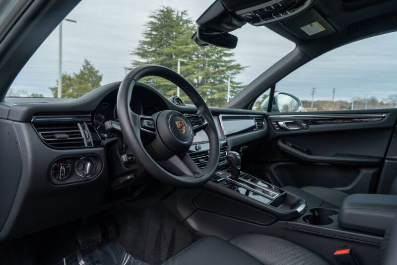 2025 Porsche Macan