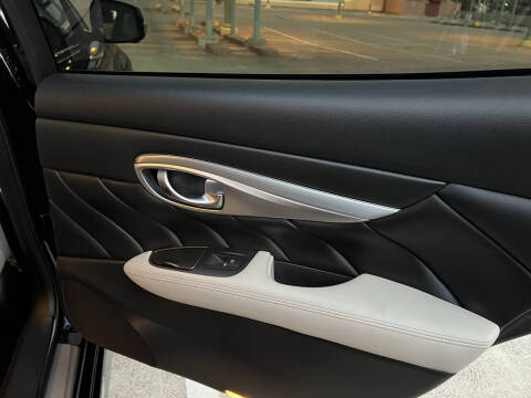 2017 Infiniti Q70L 3.7