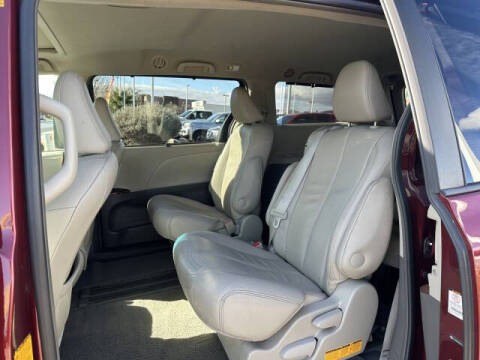 2012 Toyota Sienna