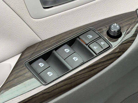 2018 Toyota Sienna XLE 8-Passenger