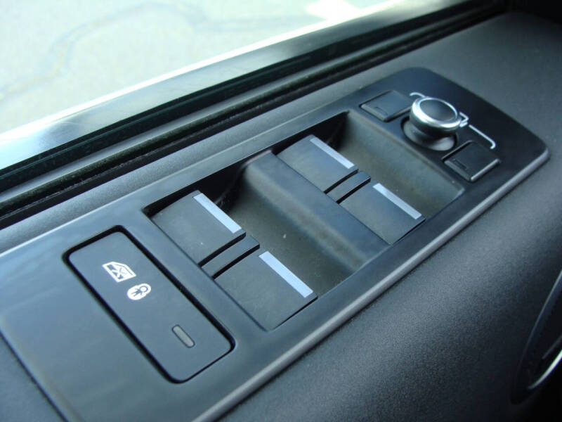 2020 Land Rover Discovery Landmark Edition