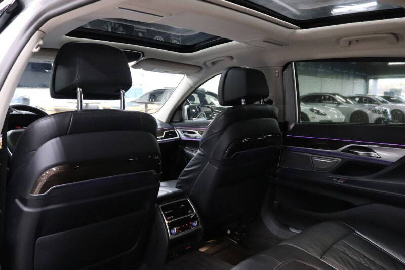 2020 BMW 7 Series 740i