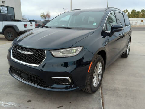 2022 Chrysler Pacifica for sale at Finn Auto Group in Blythe CA