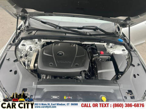 2017 Volvo S90 T6 Momentum