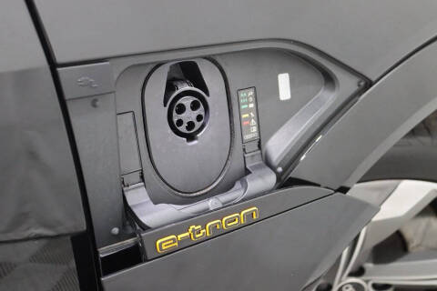 2022 Audi e-tron S quattro Prestige