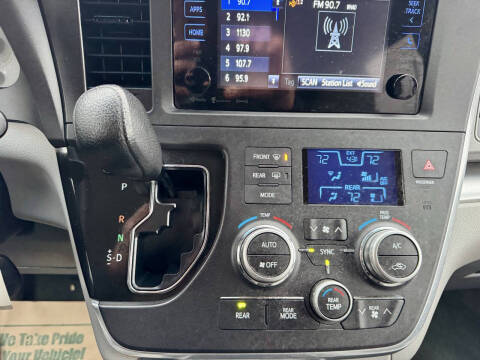 2016 Toyota Sienna LE 8-Passenger