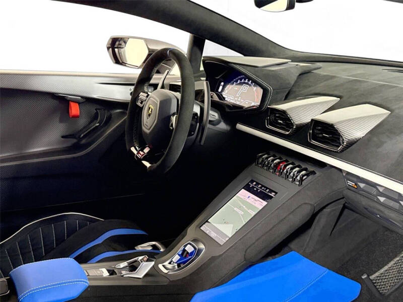 2023 Lamborghini Huracan STO