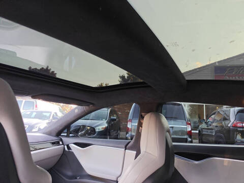 2015 Tesla Model S 70D