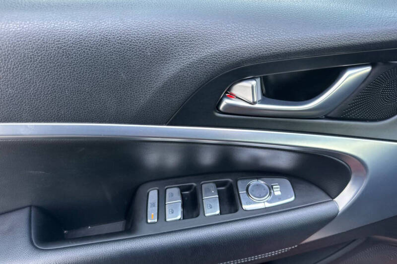2022 Genesis G70