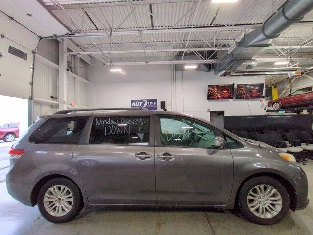 2011 Toyota Sienna XLE 8-Passenger