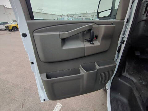 2025 Chevrolet Express 2500