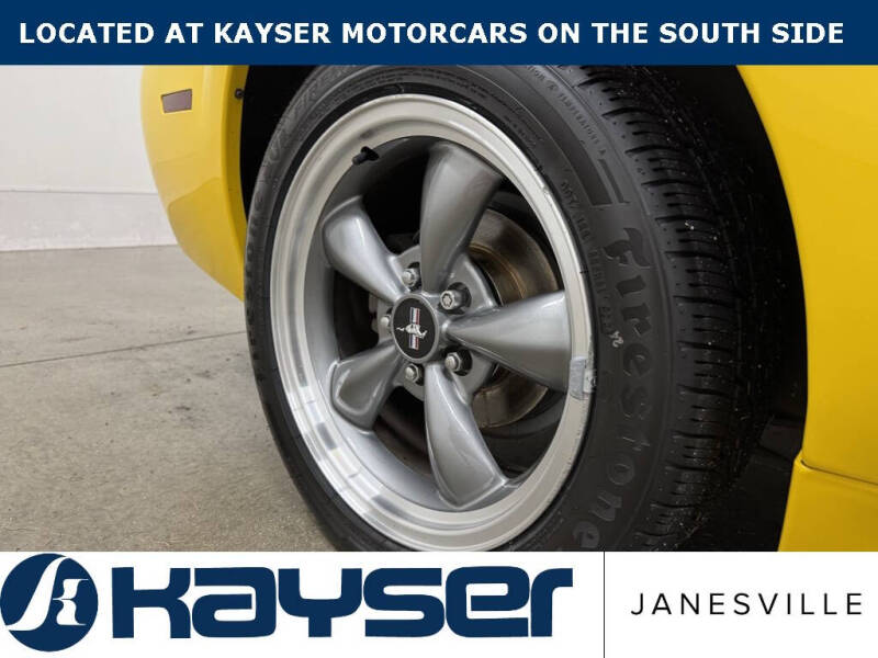 2004 Ford Mustang GT Deluxe