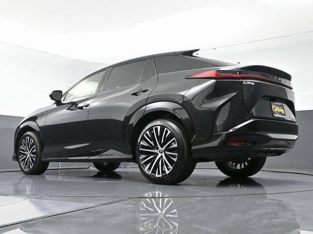 2023 Lexus RZ 450e Luxury