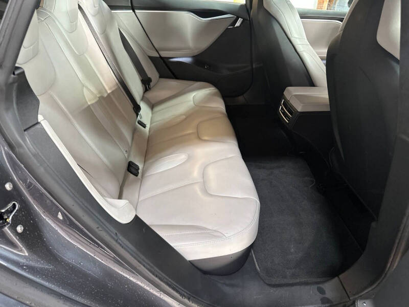 2015 Tesla Model S