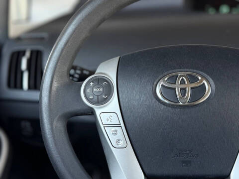 2013 Toyota Prius Three