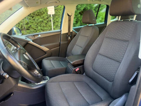 2009 Volkswagen Tiguan SE 4Motion