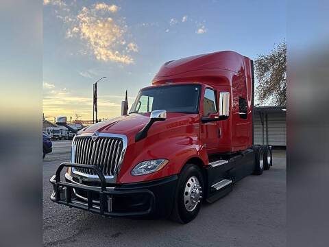 2018 International LT625