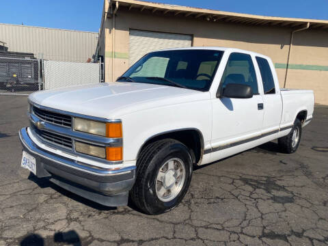 1997 Chevrolet C/K 1500 Series for sale at Davis Autotrader LLC in Clovis CA