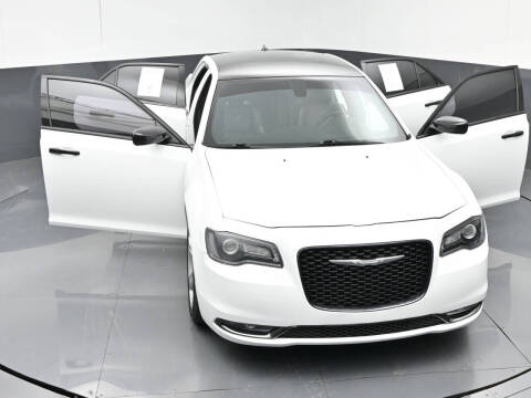 2019 Chrysler 300 S