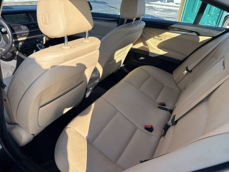 2016 BMW 5 Series 528i