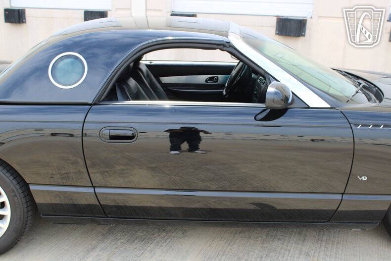 2004 Ford Thunderbird Deluxe