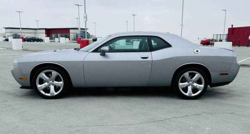 2013 Dodge Challenger SXT Plus