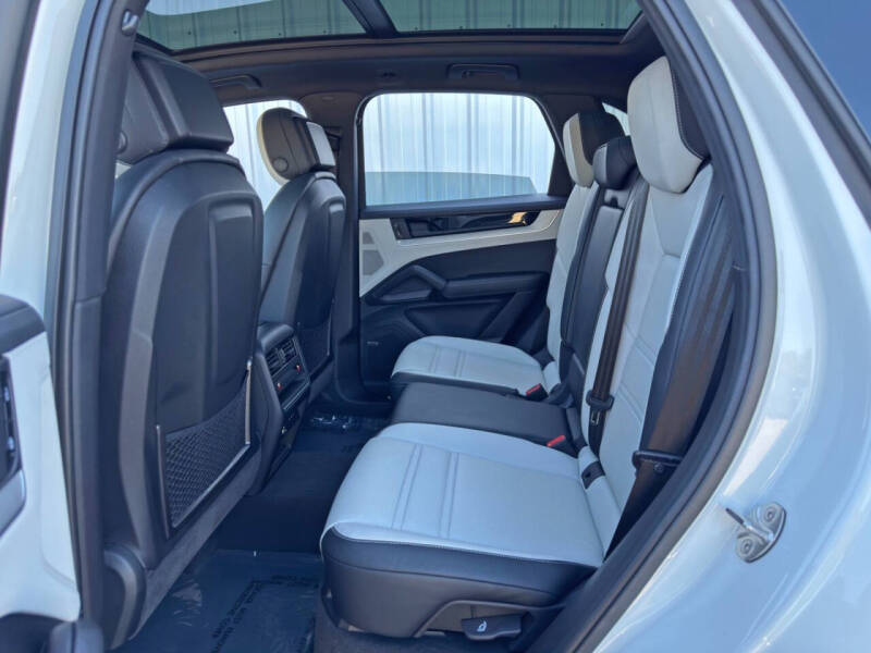 2024 Porsche Cayenne E-Hybrid