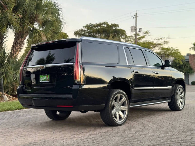 2017 Cadillac Escalade ESV Luxury
