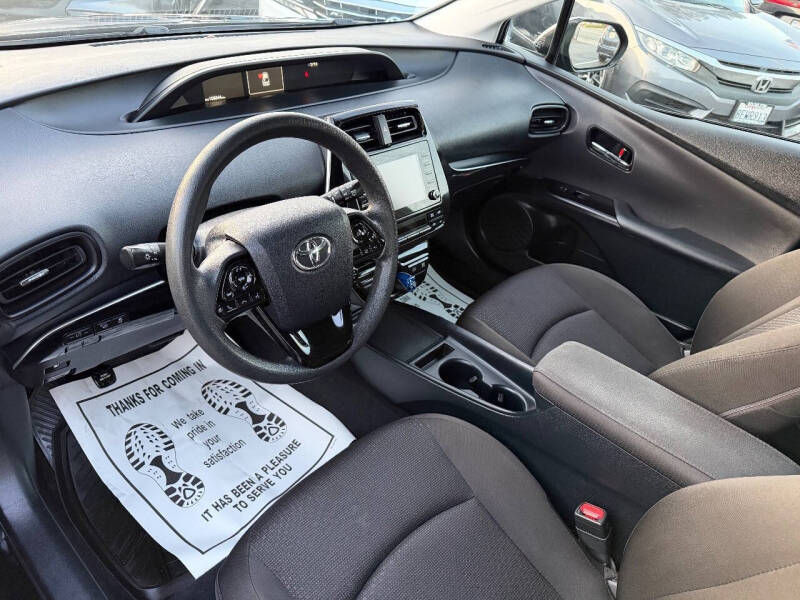 2021 Toyota Prius LE