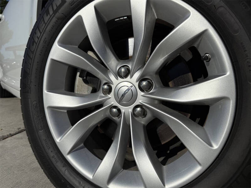 2022 Chrysler 300 Touring