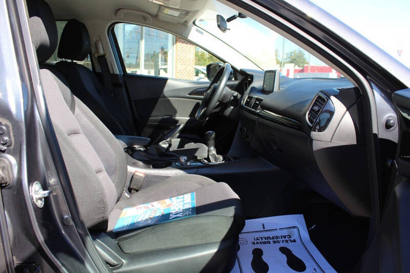 2015 Mazda MAZDA3 i Touring