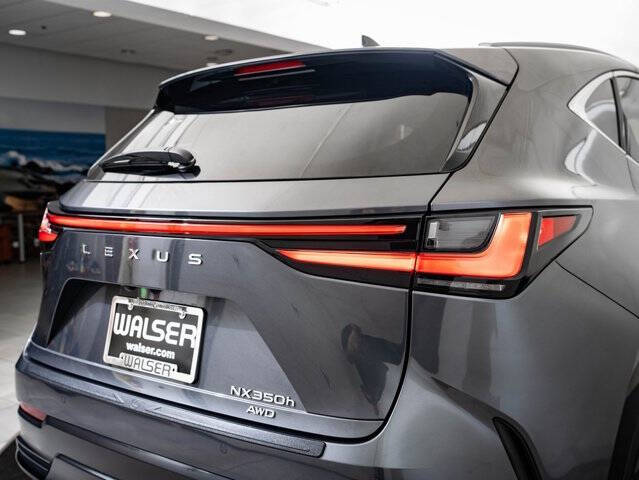 2025 Lexus NX 350h Premium