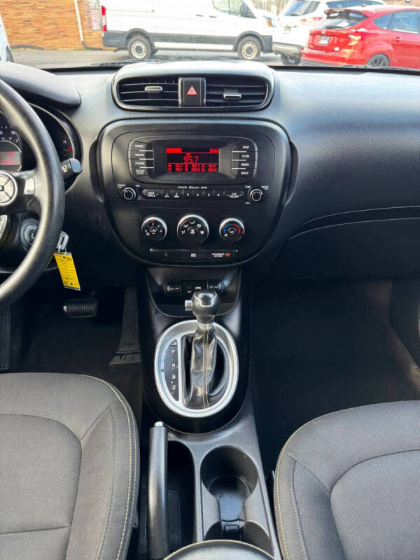 2015 Kia Soul +