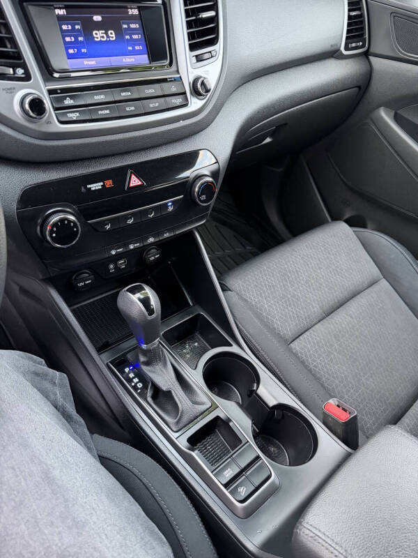 2016 Hyundai Tucson SE