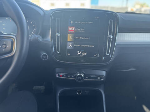 2021 Volvo XC40 T4 Momentum