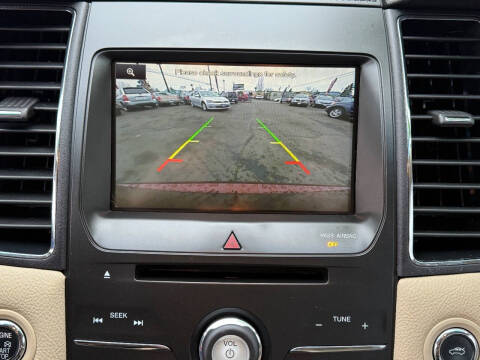 2015 Ford Taurus SEL