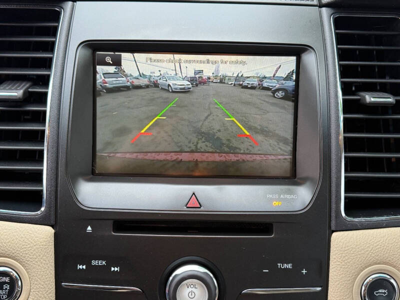 2015 Ford Taurus SEL