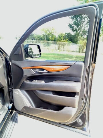 2018 Cadillac Escalade ESV Luxury