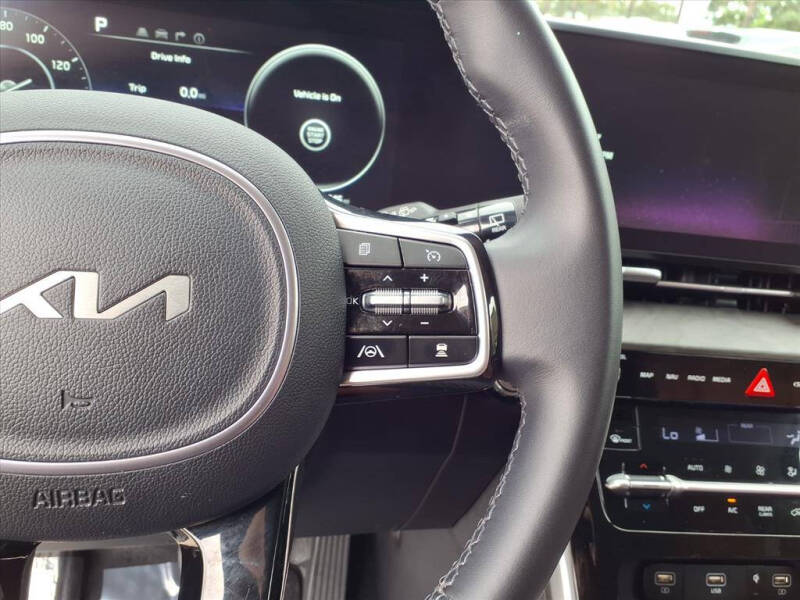 2024 Kia Carnival SX