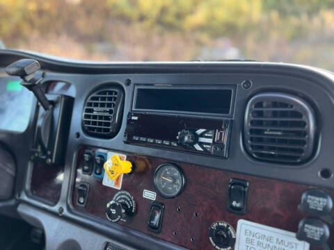 2020 Freightliner M2 106