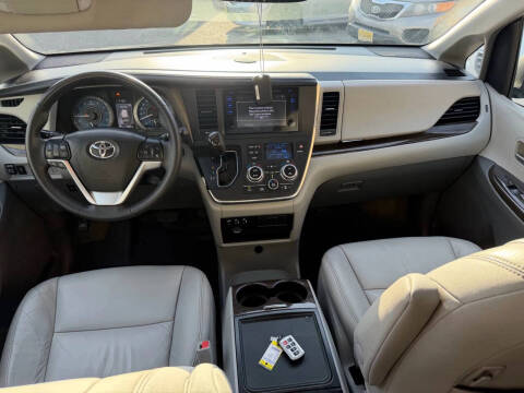 2017 Toyota Sienna