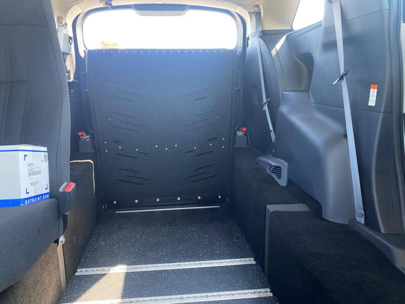 2025 Toyota Sienna LE 8-Passenger