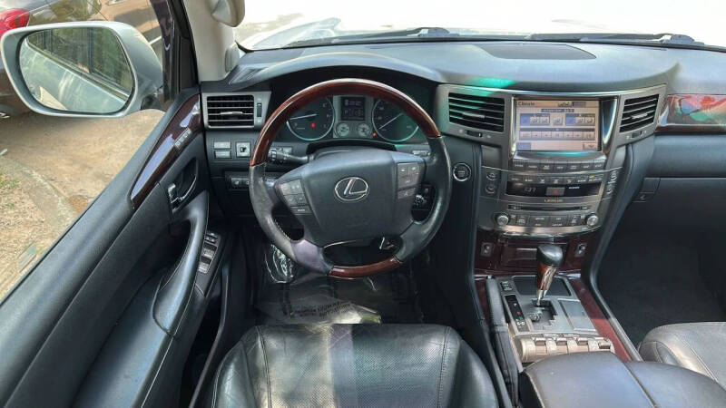 2011 Lexus LX 570