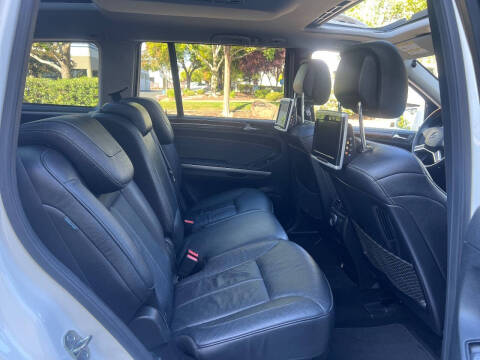 2011 Mercedes-Benz GL-Class GL 550 4MATIC