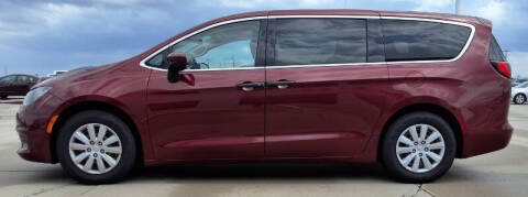 2020 Chrysler Voyager L