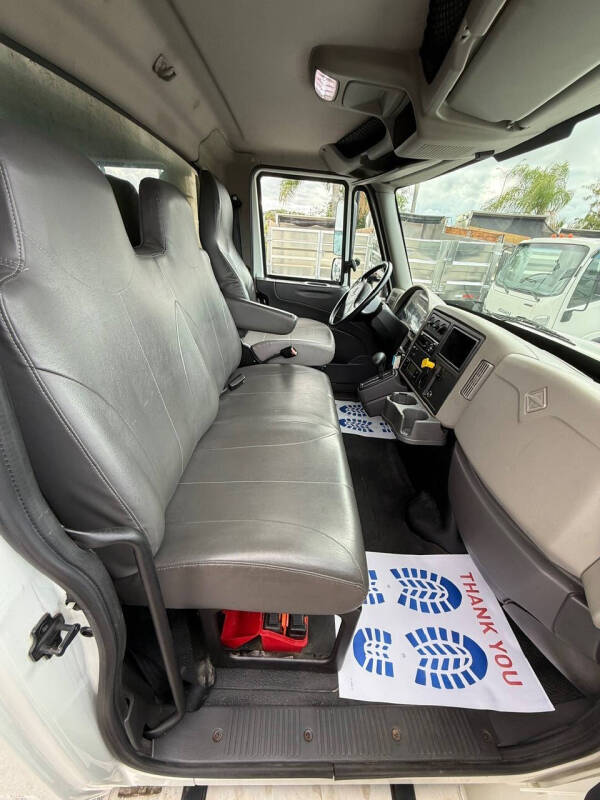 2018 International DuraStar 4300
